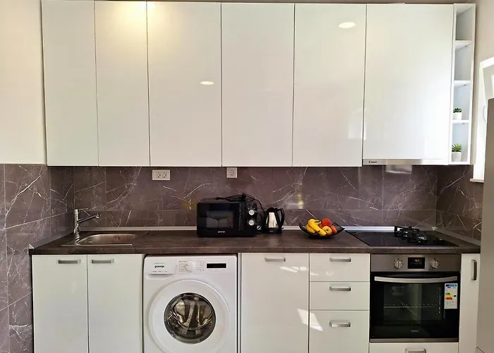 アパート Ivy ムリニ